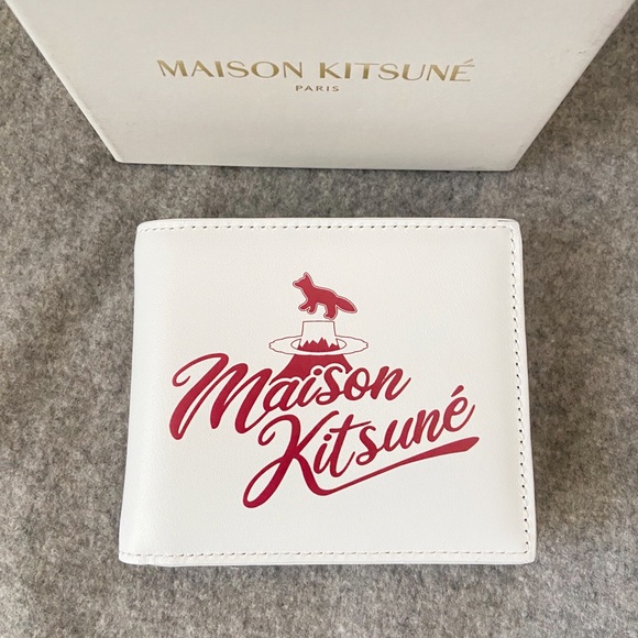 NWT Maison Kitsune Fox Logo Leather Bifold Wallet
